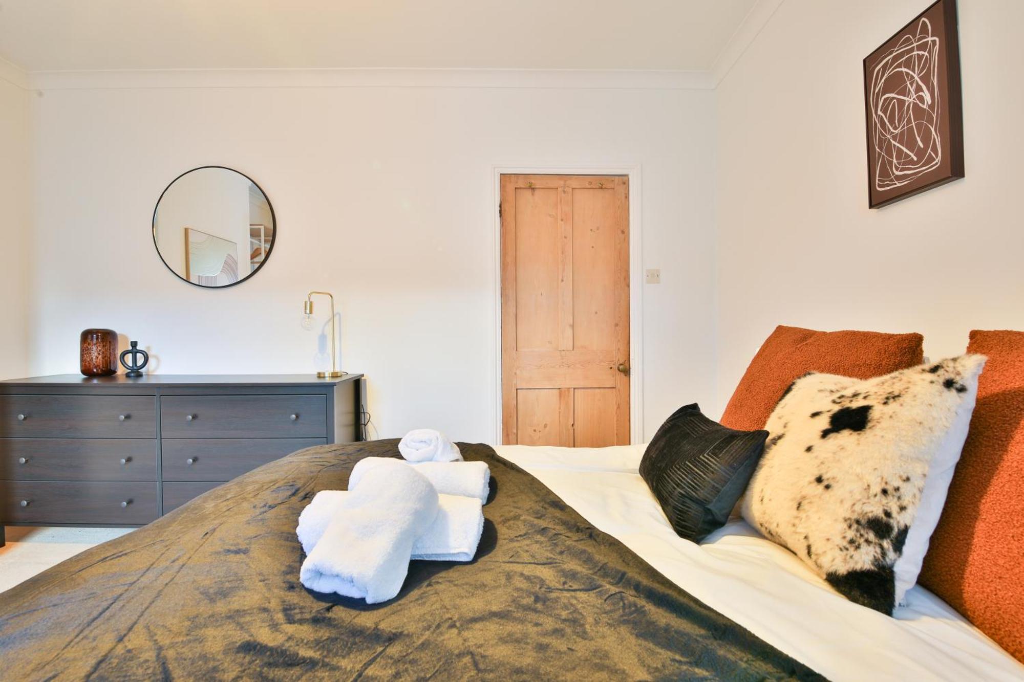 Stayright 3-bed Pontcanna House Next To Pontcanna Fields Cardiff